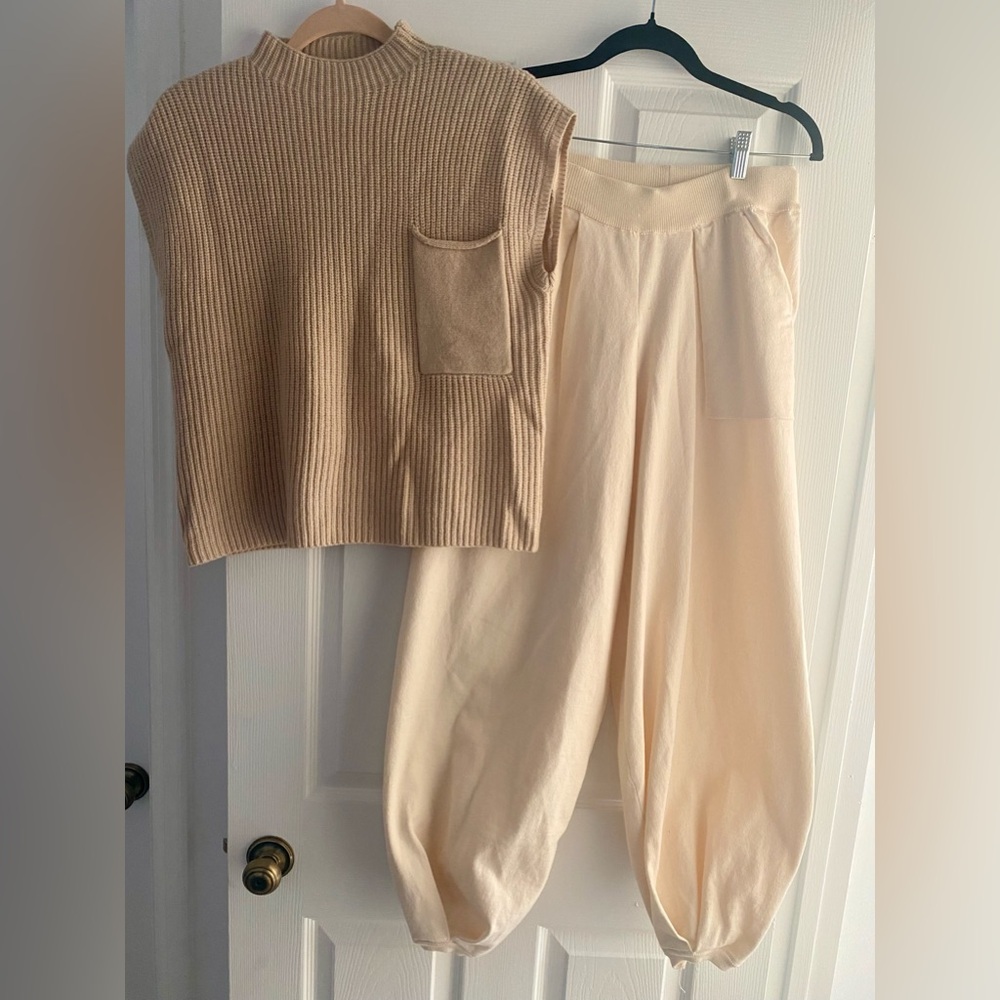 Super cute top/pant set